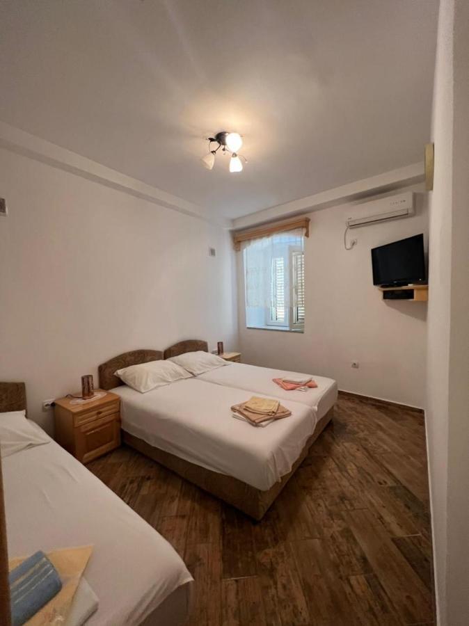 Apartment Njegos 帕里斯特 外观 照片